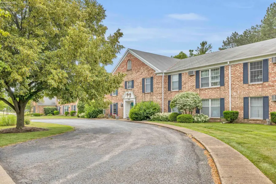 4704 Venice Heights Blvd #210, Sandusky, OH 44870 - #2