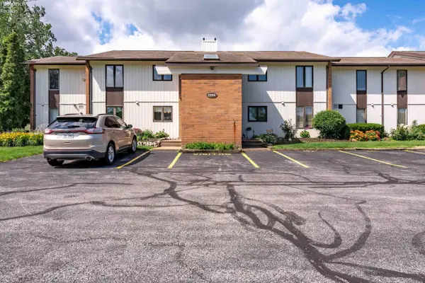 2594 E Sun Valley Drive #201, Port Clinton, OH 43452