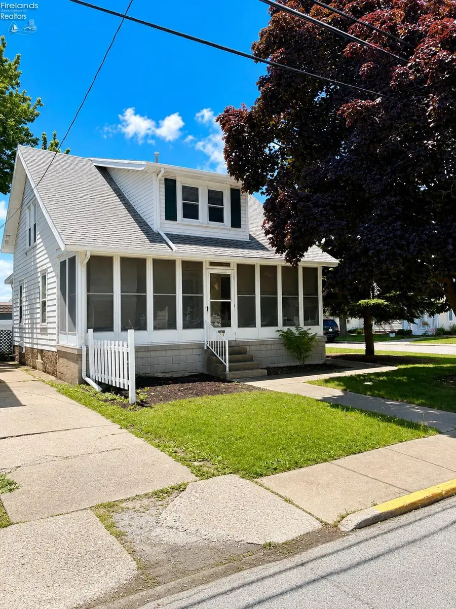 136 W Cowdery Street, Sandusky, OH 44870 - #3