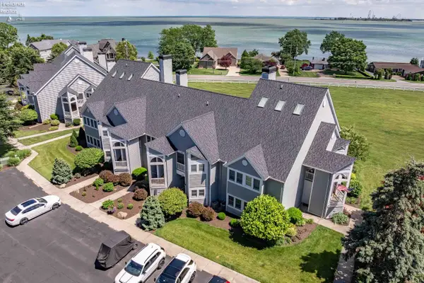 10951 N Bay Point Drive #204, Marblehead, OH 43440