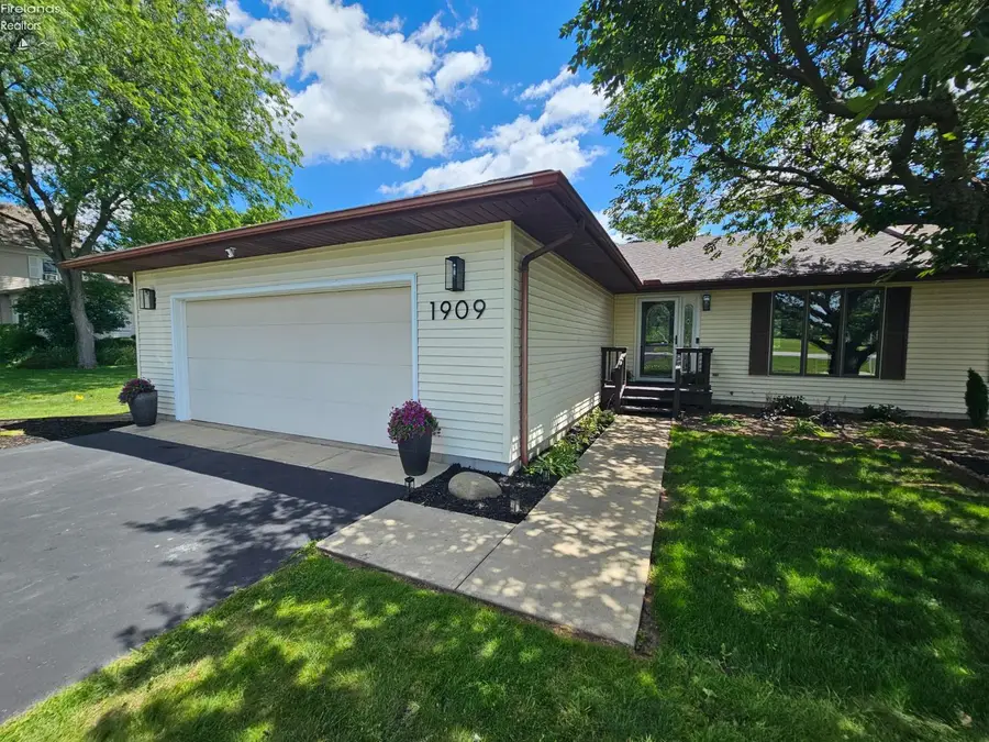 1909 South Main St., Clyde, OH 43410 - #2
