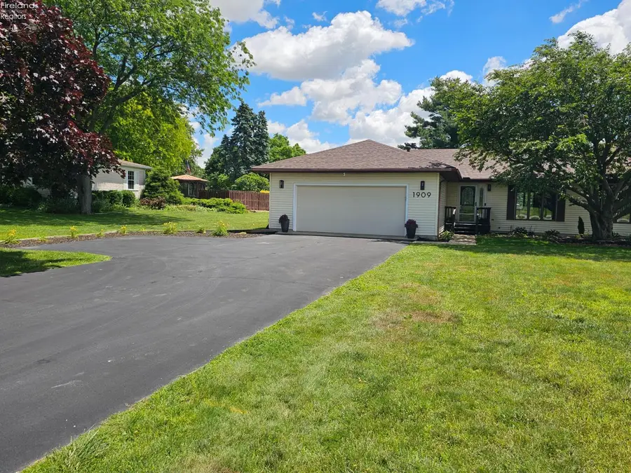 1909 South Main St., Clyde, OH 43410 - #3