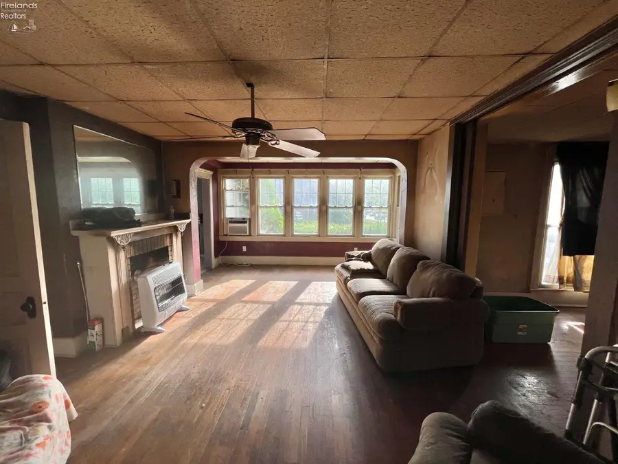 166 W Market Street, Tiffin, OH 44883 - #3
