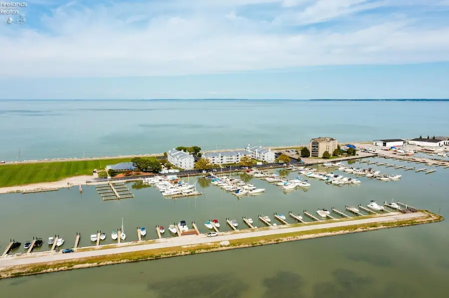 176 Clinton Reef Drive, Port Clinton, OH 43452 - #2