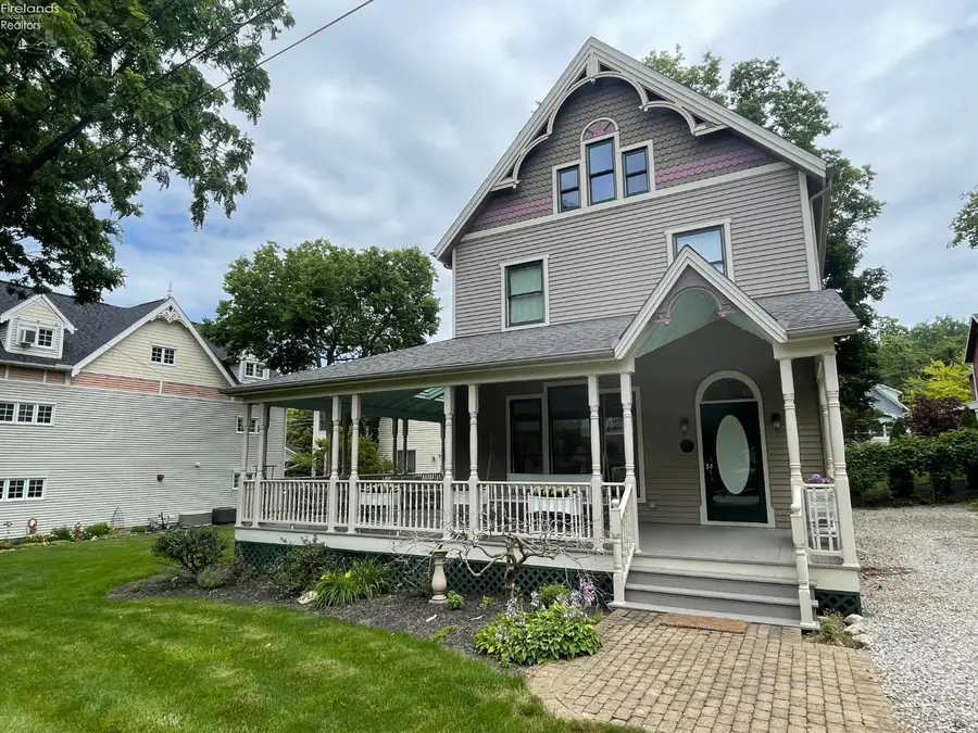 605 Elm Avenue, Lakeside, OH 43440 - #2