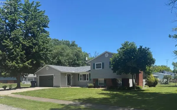 5028 Oakview Drive, Vermilion, OH 44089