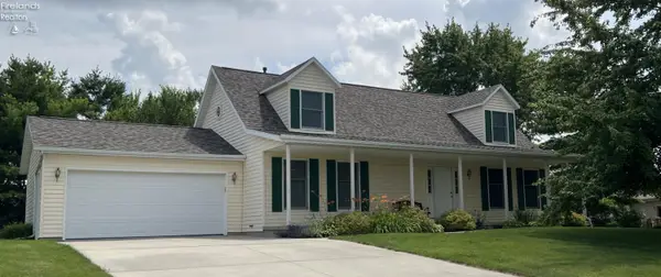 1013 Cherokee Crossing, Wapakoneta, OH 45895