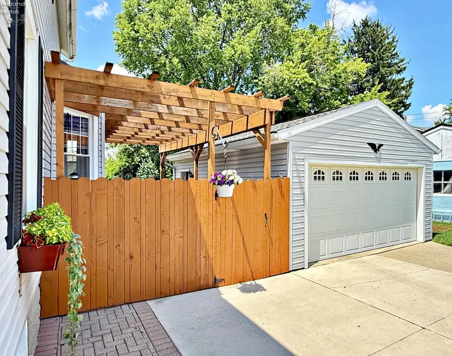 18 Maple Street, Tiffin, OH 44883 - #3