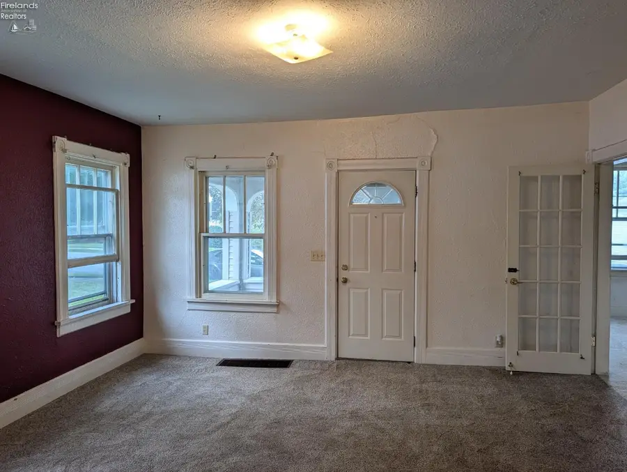 326 Spruce Street, Fremont, OH 43420 - #3