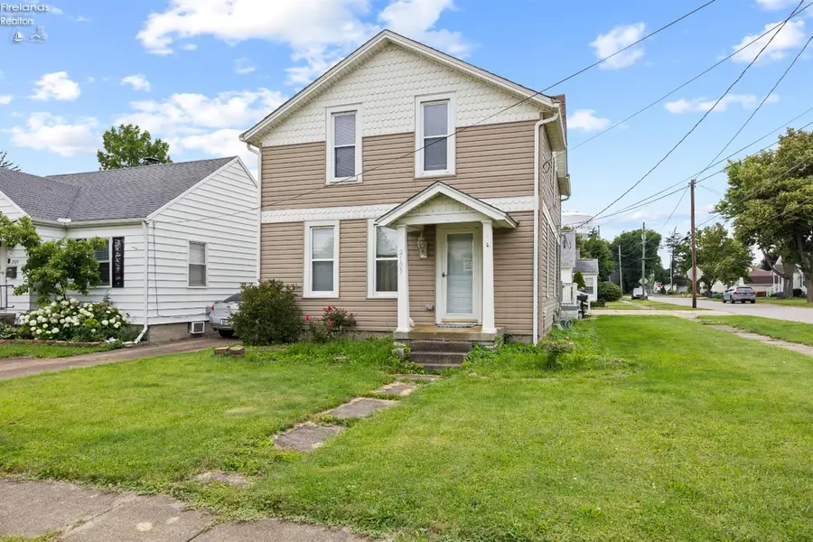 2105 Wayne Street, Sandusky, OH 44870 - #3
