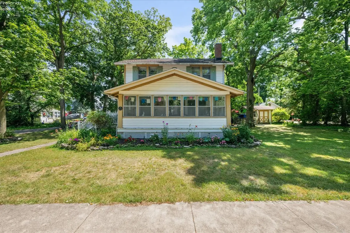 528 E 4th Street, Lakeside, OH 43440 - #1