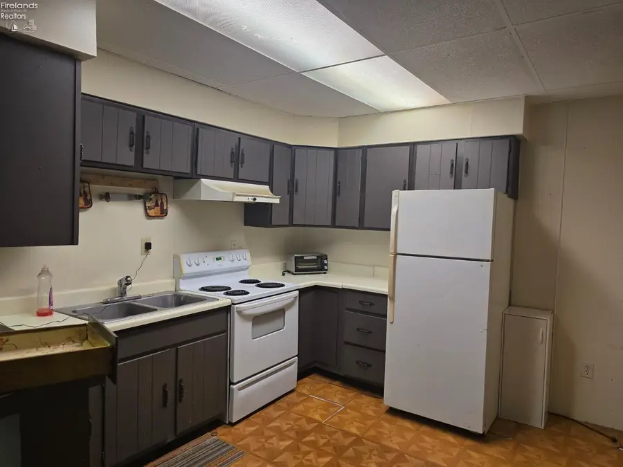 331 Tiffin Avenue, Sandusky, OH 44870 - #3