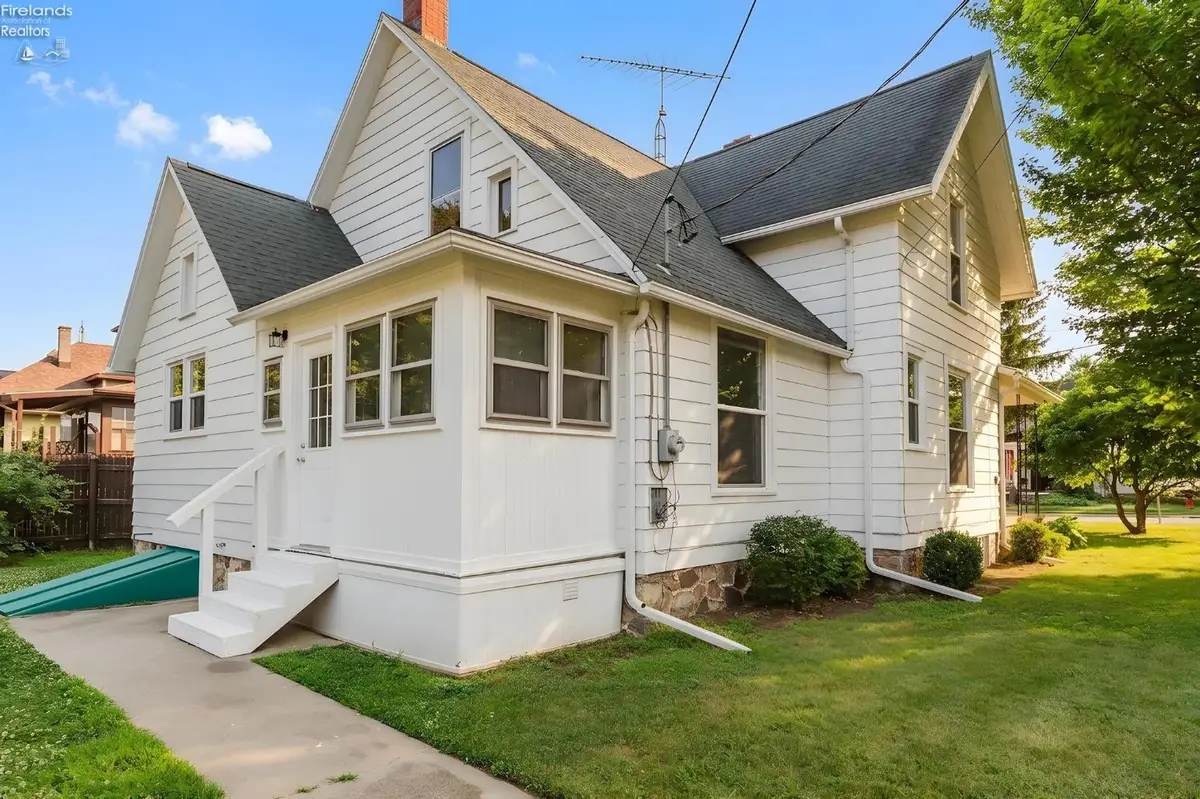 401 Vine Street, Clyde, OH 43410 - #1
