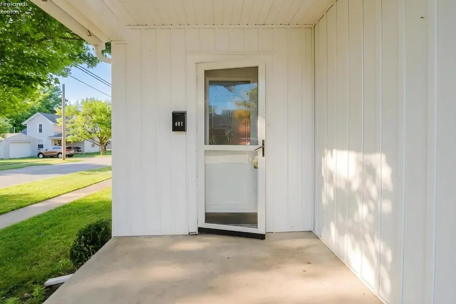 401 Vine Street, Clyde, OH 43410 - #2