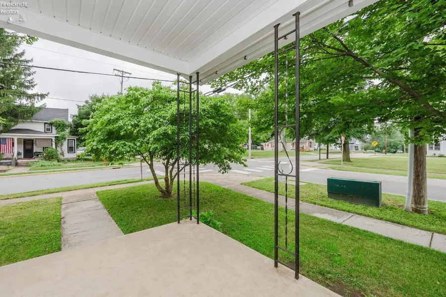 401 Vine Street, Clyde, OH 43410 - #3