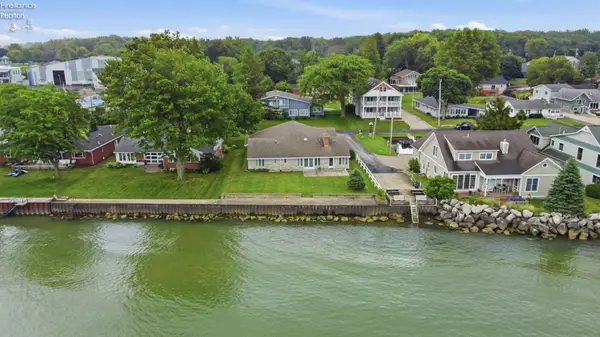 1598 N Edgewater Drive, Port Clinton, OH 43452