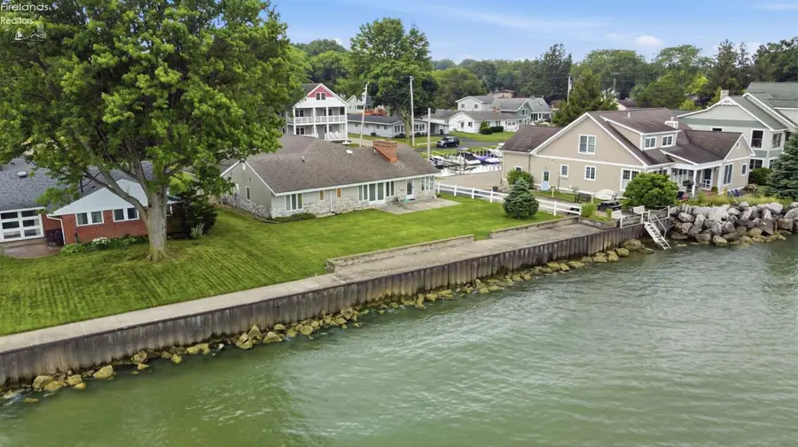 1598 N Edgewater Drive, Port Clinton, OH 43452 - #2