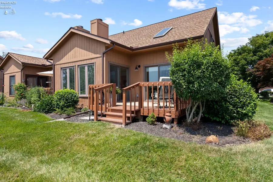 51 N Harbors End Drive, Port Clinton, OH 43452 - #3