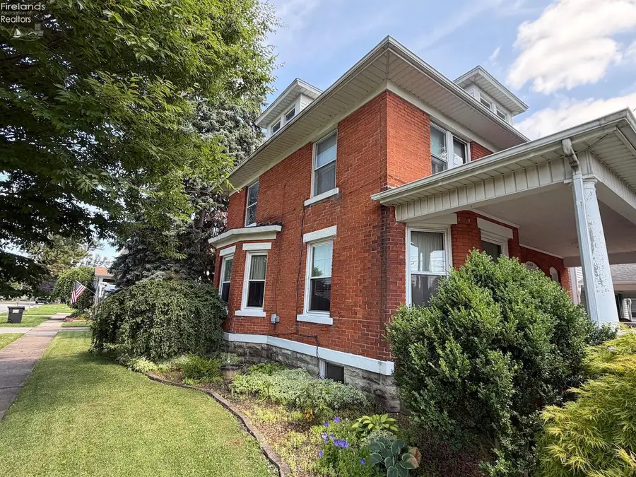 1404 Shelby Street, Sandusky, OH 44870 - #3