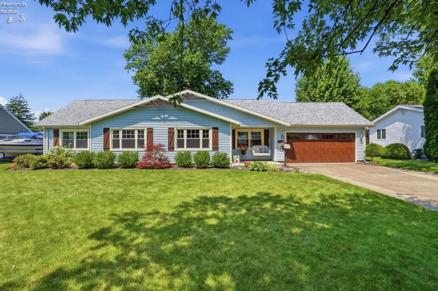 746 Clinton Street, Port Clinton, OH 43452 - #2