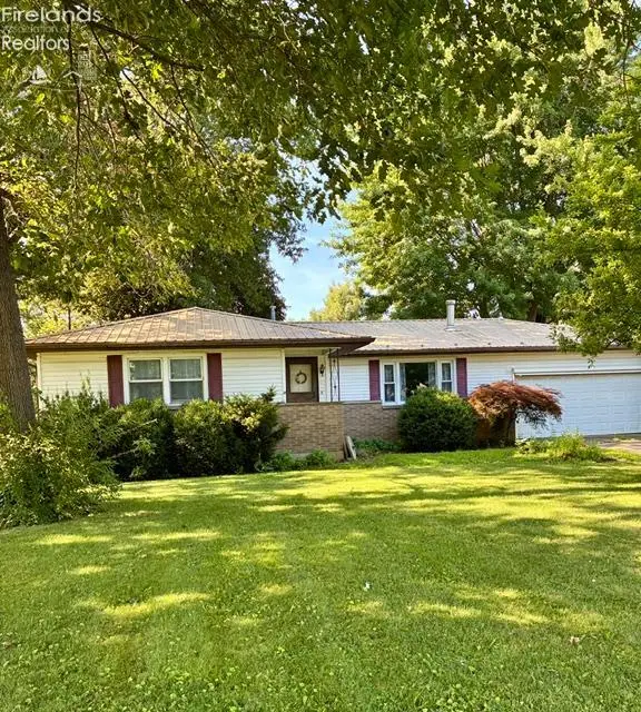 3906 Hull Road, Huron, OH 44839
