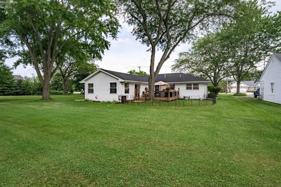 438 E Water Street, Oak Harbor, OH 43449 - #2
