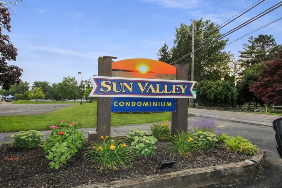 2594 E Sun Valley Drive #204, Port Clinton, OH 43452 - #2