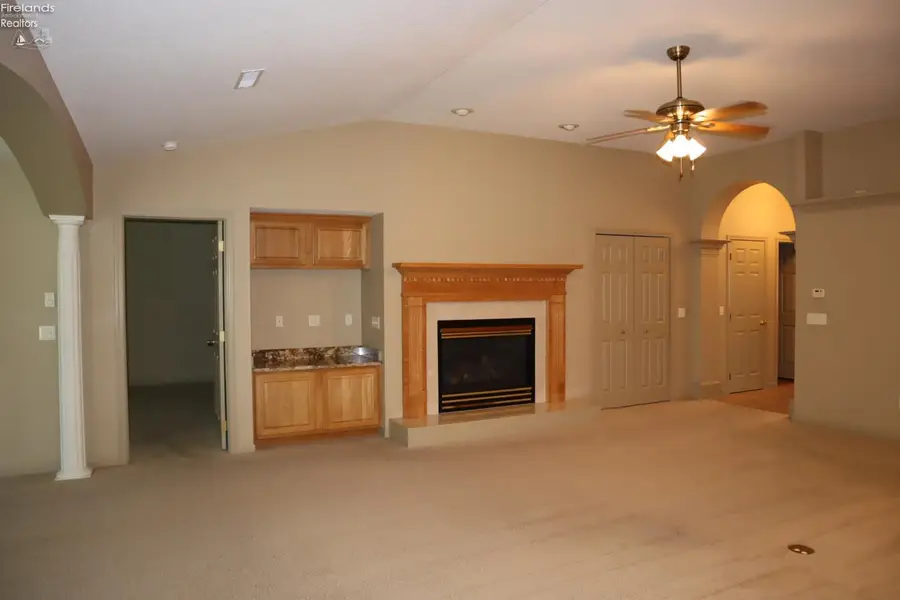 25 Falcon Crest Drive #A, Norwalk, OH 44857 - #3