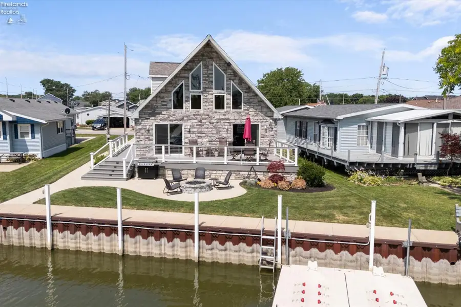 1531 N Compass Avenue, Port Clinton, OH 43452 - #2