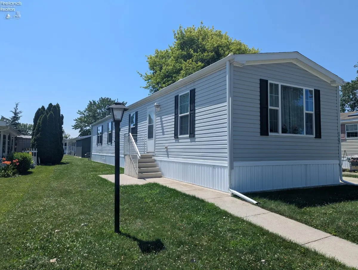1727 S Morningside Drive, Port Clinton, OH 43452 - #1