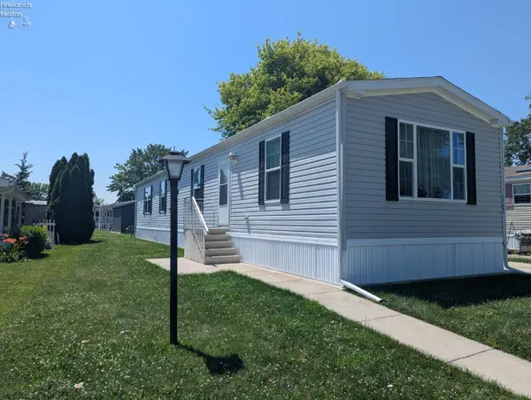 1727 S Morningside Drive, Port Clinton, OH 43452