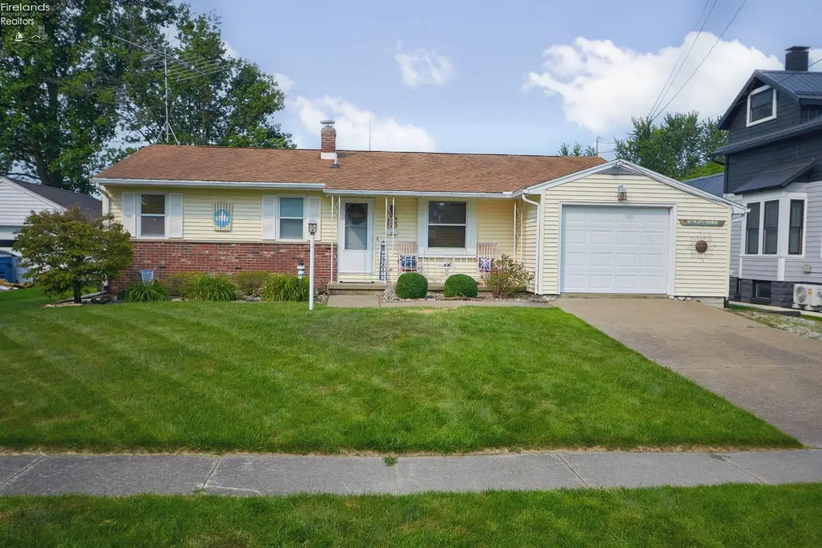 405 Berlin Road, Huron, OH 44839 - #1
