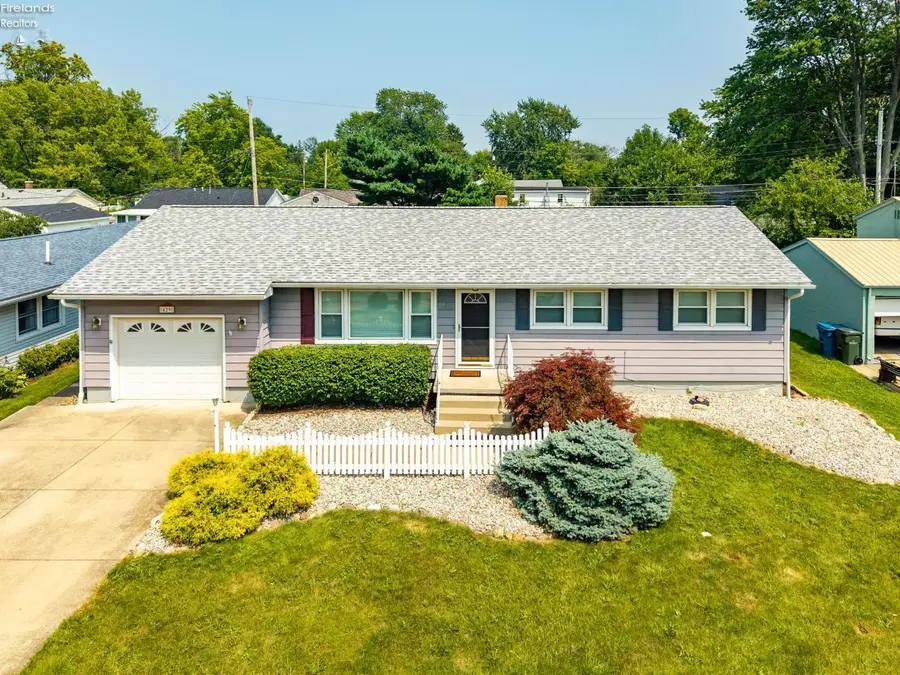 429 Morton Road, Vermilion, OH 44089 - #3