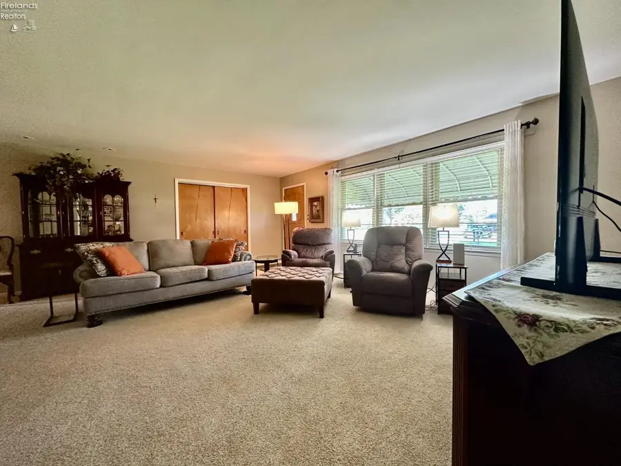 8 Lincoln Road, Tiffin, OH 44883 - #3