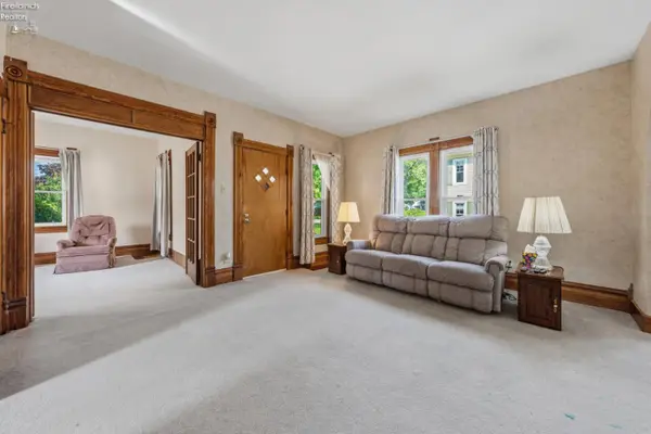 523 W Madison Street, Gibsonburg, OH 43431