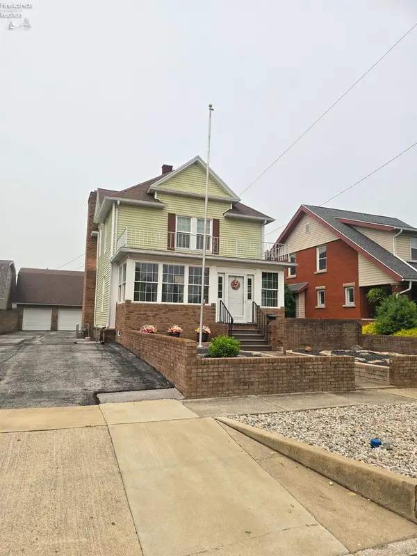 132 N Wilson Avenue, Fremont, OH 43420