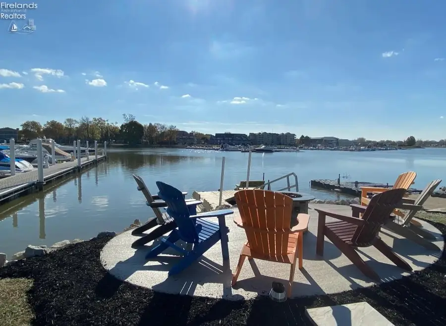 2204 River Avenue, Sandusky, OH 44870 - #2