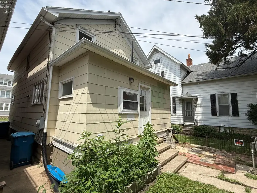 205 N Wood Street, Fremont, OH 43420 - #3