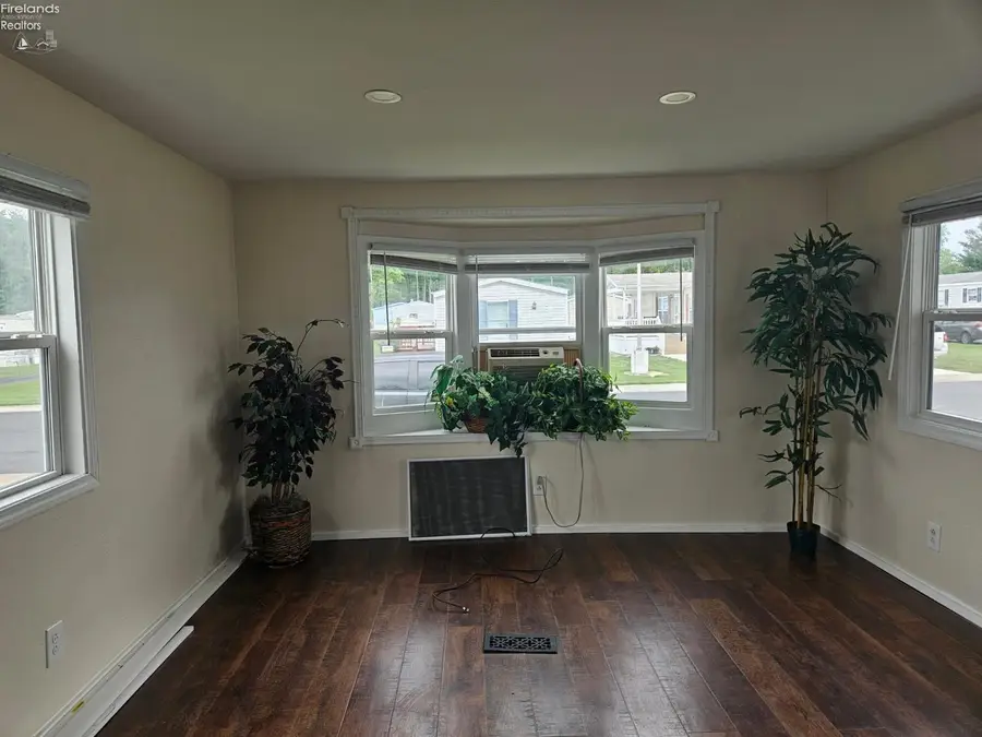220 Maple Lane #13, Green Springs, OH 44836 - #3
