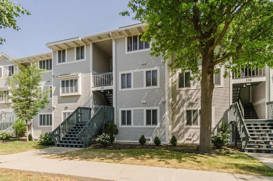 238 W Lakeshore Drive #238D, Port Clinton, OH 43452 - #2