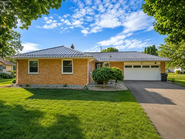 60 Beechwood Drive, Tiffin, OH 44883