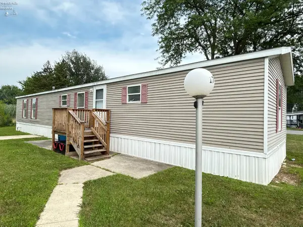 1730 Port Clinton Rd #17, Fremont, OH 43420