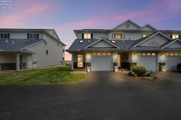 1187 W Lakeshore Drive, Port Clinton, OH 43452