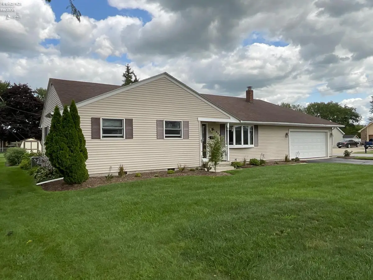 625 S Brentwood Drive, Gibsonburg, OH 43431 - #1