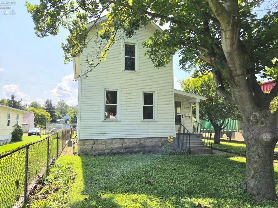 309 Ohio Avenue, Fremont, OH 43420 - #2