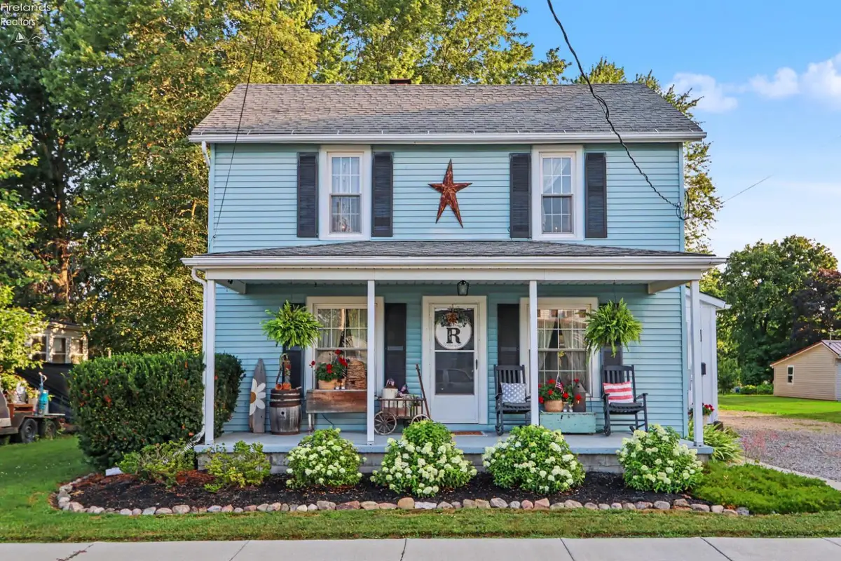 4 W Union Street, Greenwich, OH 44837 - #1