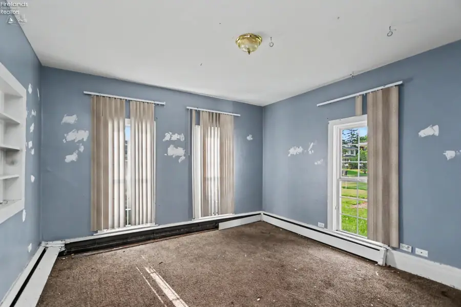 24 E Emerald Street, Willard, OH 44890 - #3
