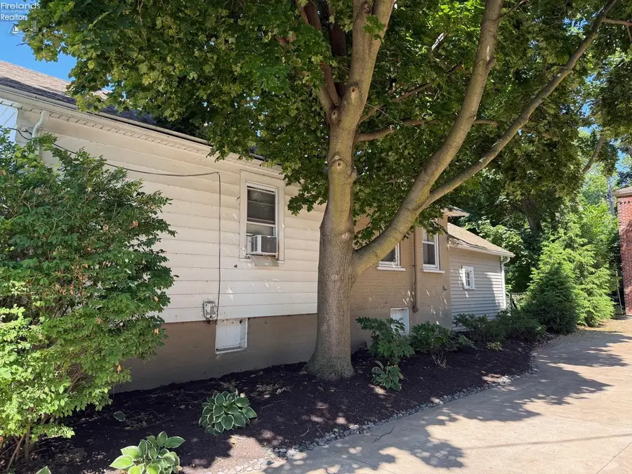123 E Monroe Street, Sandusky, OH 44870 - #3