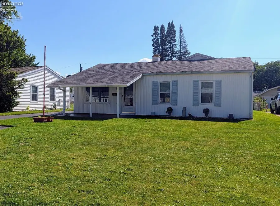 5007 Hartford Avenue, Sandusky, OH 44870 - #2