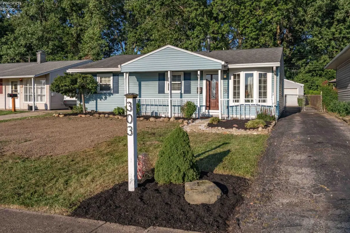 303 Erieview, Sheffield Lake, OH 44054 - #1